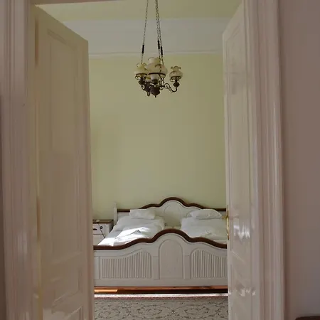 Apartament Gabriella Szallas Tabor Utca 5 *