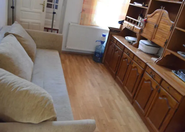 Gabriella Szallas Tabor Utca 5 * Szegedin